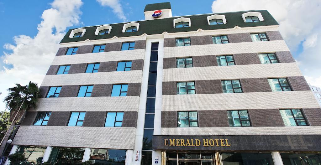 Emerald Hotel Jeju Exterior photo